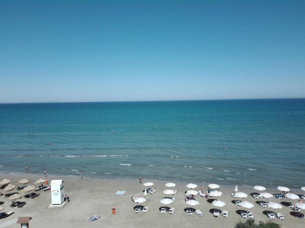 13 Sandy Beach Mackenzie Larnaca Exteriör bild