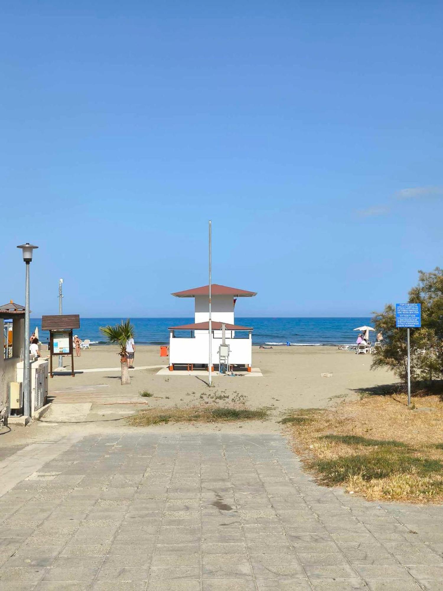 13 Sandy Beach Mackenzie Larnaca Exteriör bild