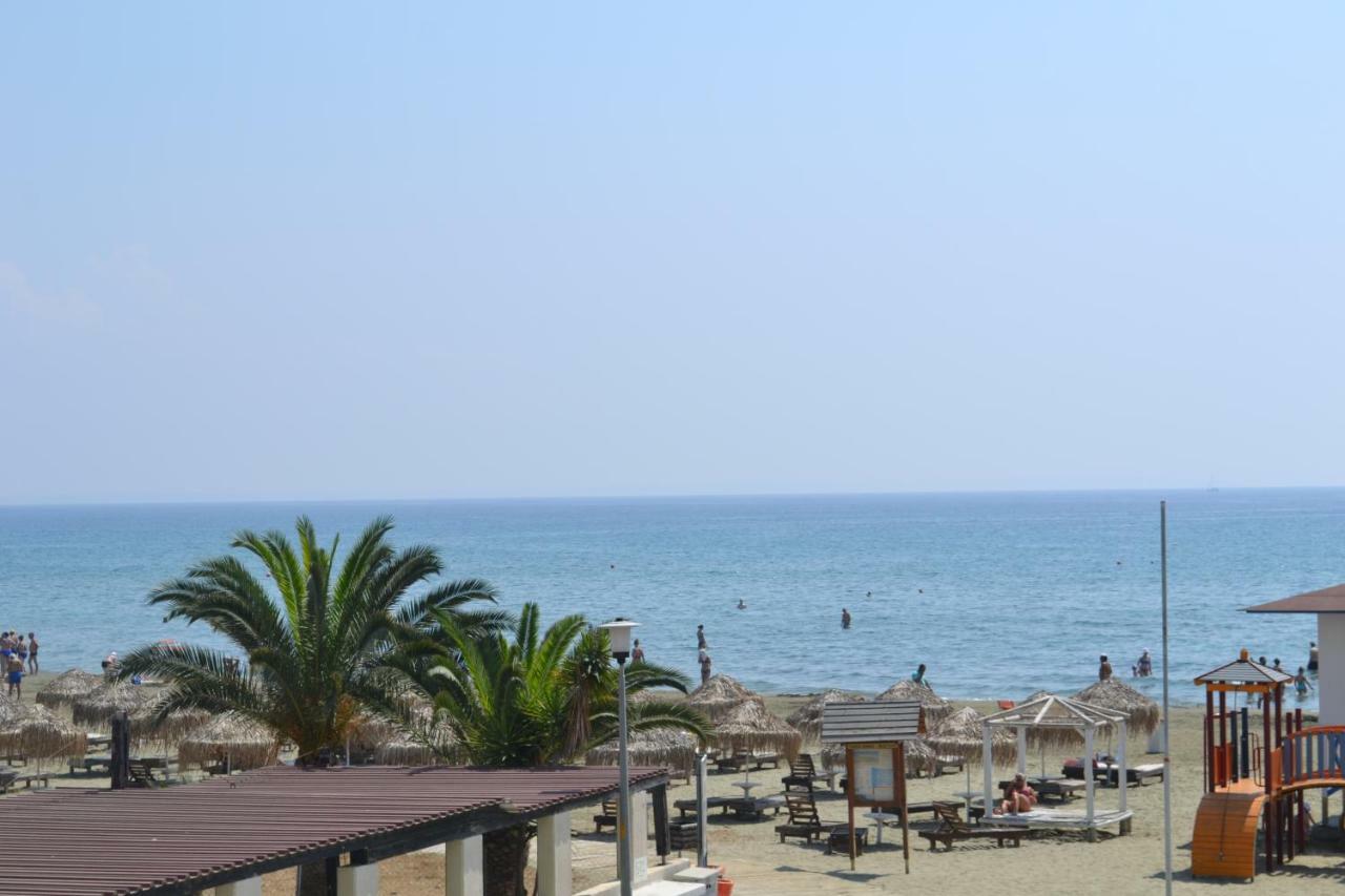 13 Sandy Beach Mackenzie Larnaca Exteriör bild